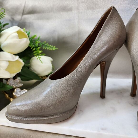 Authentic Givenchy Oyster Grey Leather Platform Heels EUC - Picture 7 of 15